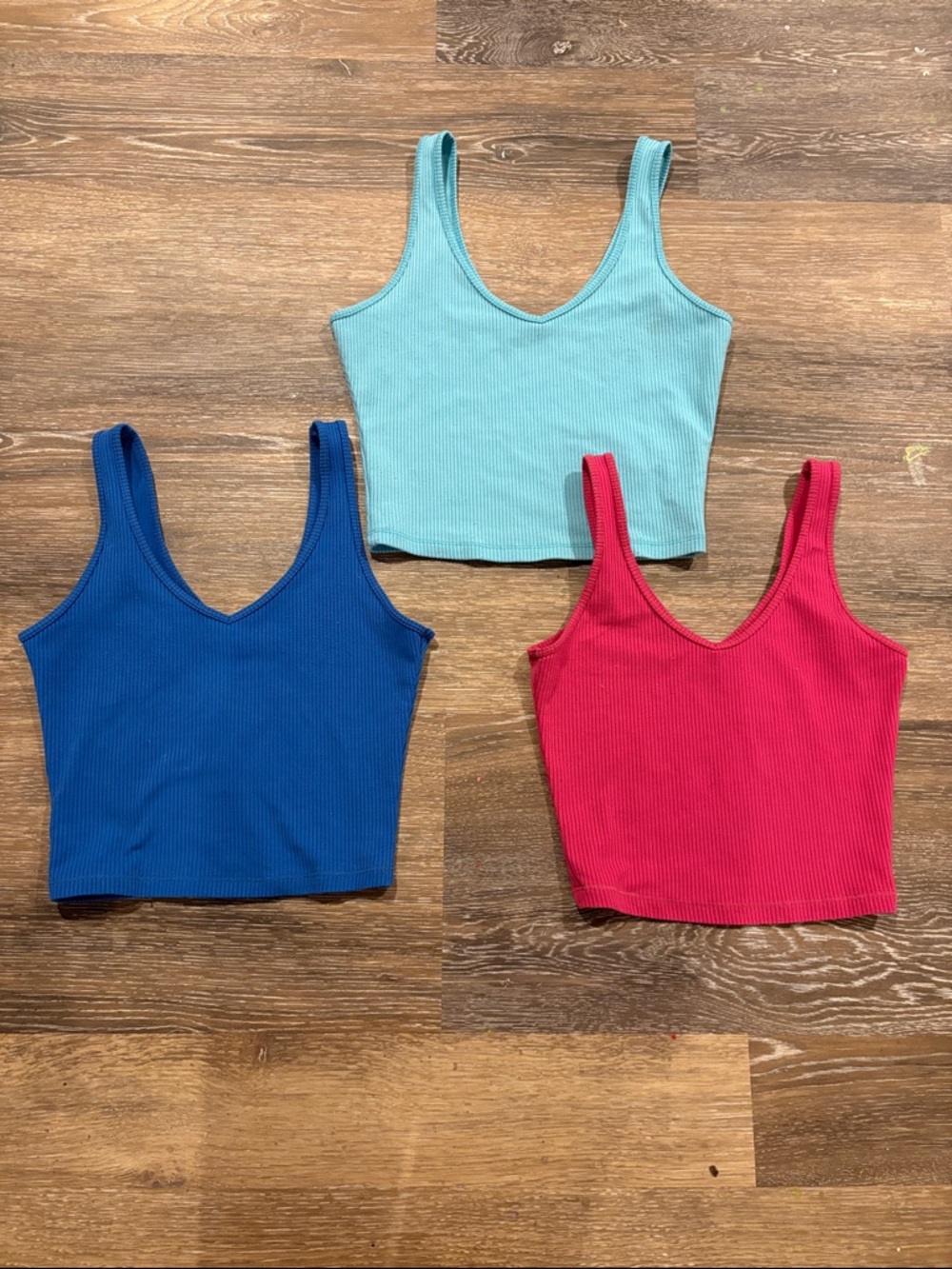 3 Hollister Seamless Ribbed Tanks XS/S Bundle